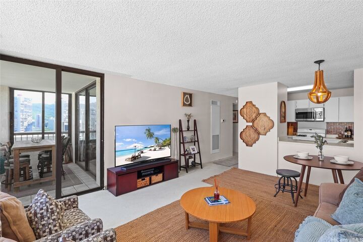 Property Photo: 430 Lewers Street 1701 HI 96815