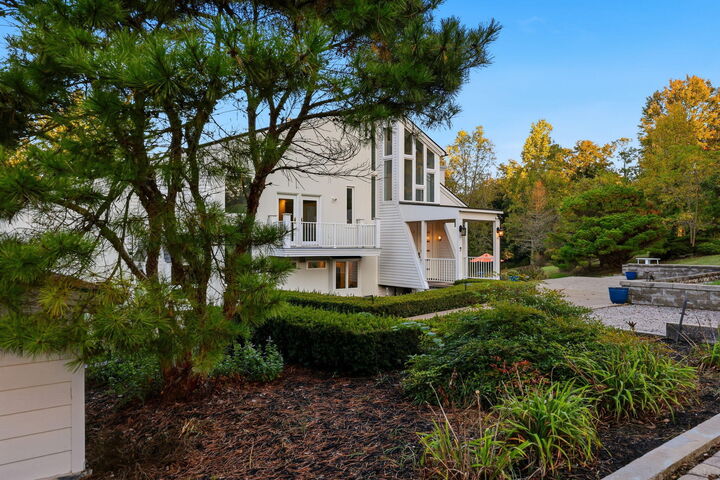 Property Photo:  2000 Hillgate Drive  KY 40515 