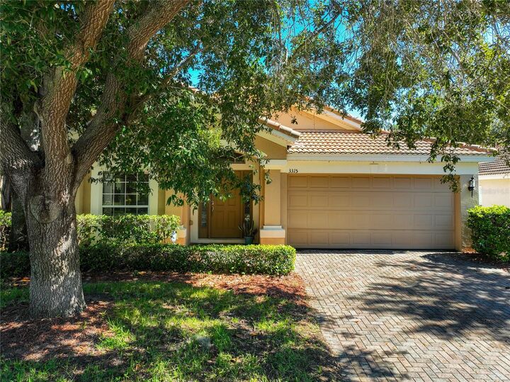 Property Photo:  3315 Flamborough Drive  FL 32835 
