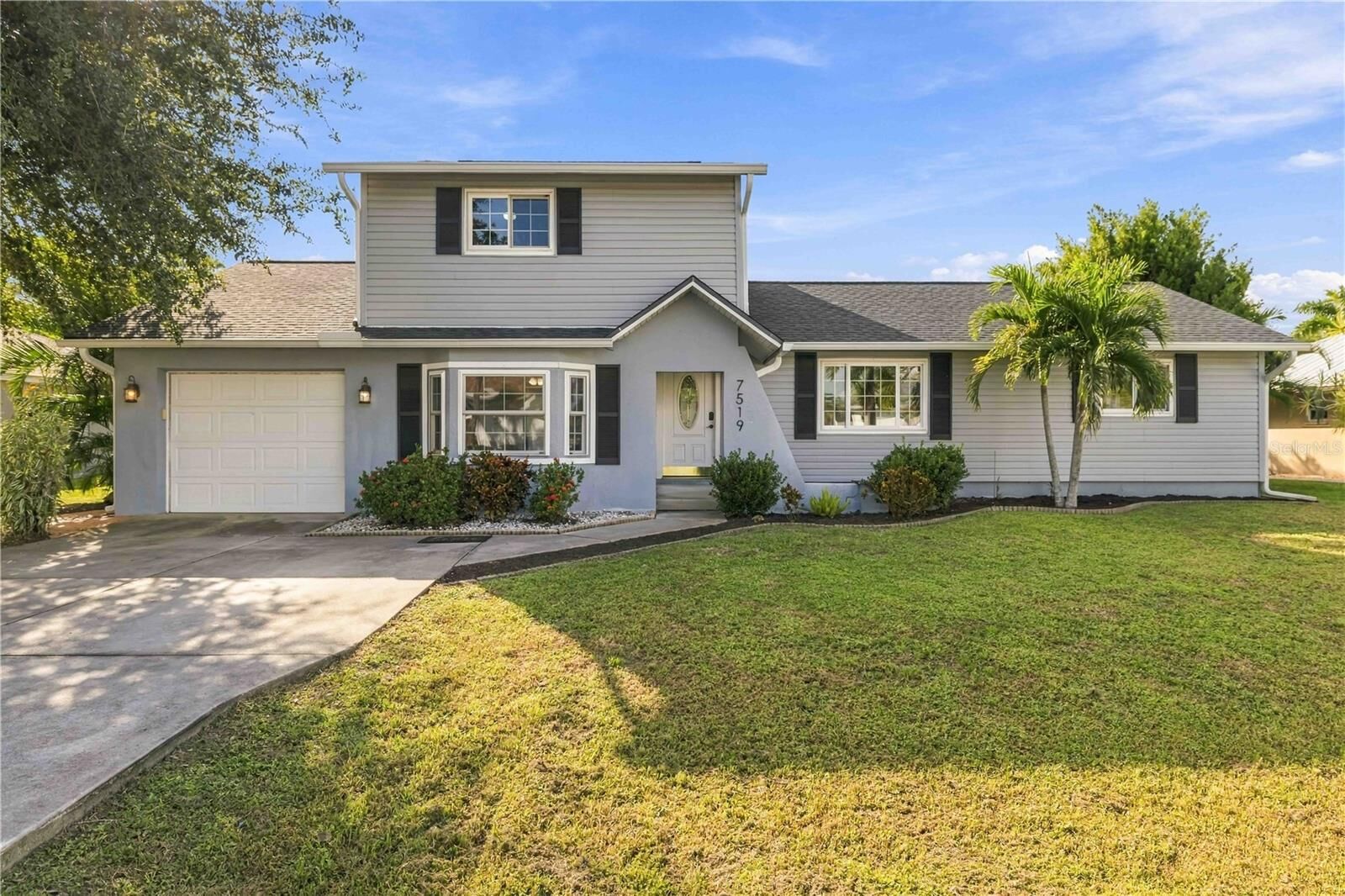 Property Photo: 7519 Carambola FL 33955