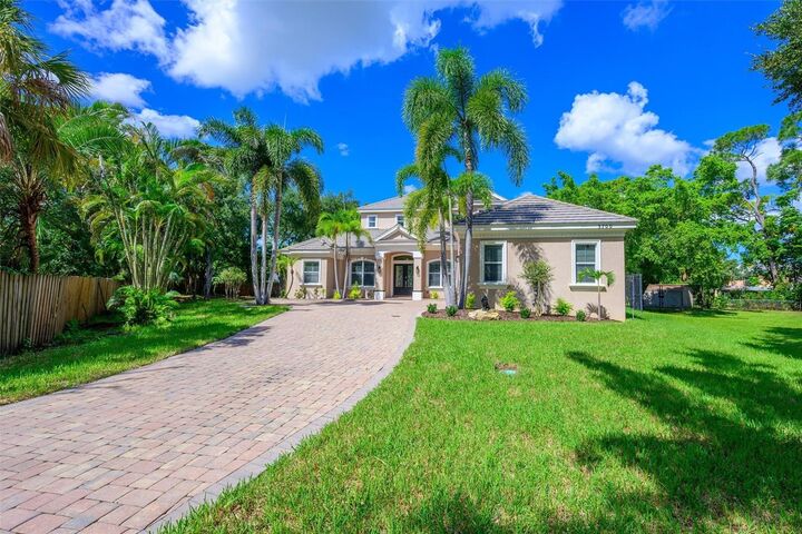 Property Photo: 3700 1st Avenue W FL 34205
