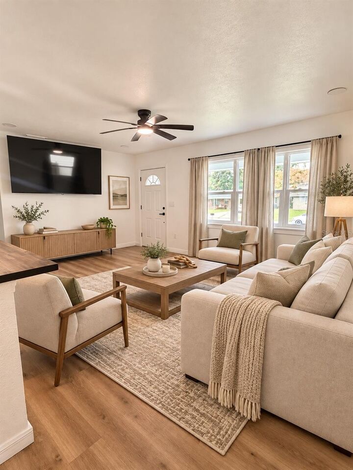 Property Photo:  120 Hawthorne Road  FL 33884 