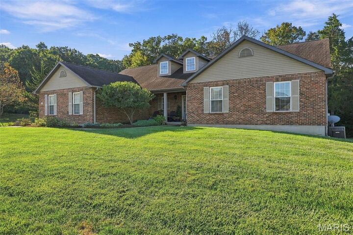 Property Photo:  122 Echo Lake Circle  MO 63025 