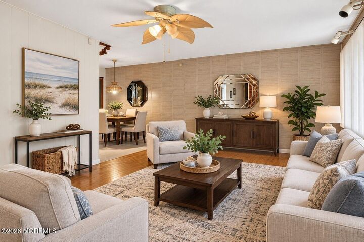 Property Photo:  7 Colonial Court  NJ 08005 