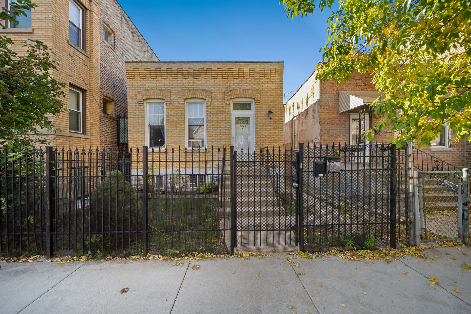 Property Photo:  1340 N Hamlin Avenue  IL 60651 
