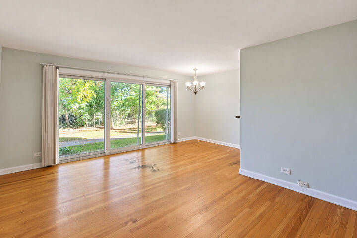 Property Photo: 10115 Old Orchard Court 104 IL 60076
