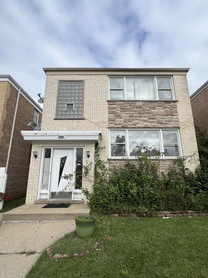 Property Photo:  3006 W Touhy Avenue  IL 60645 