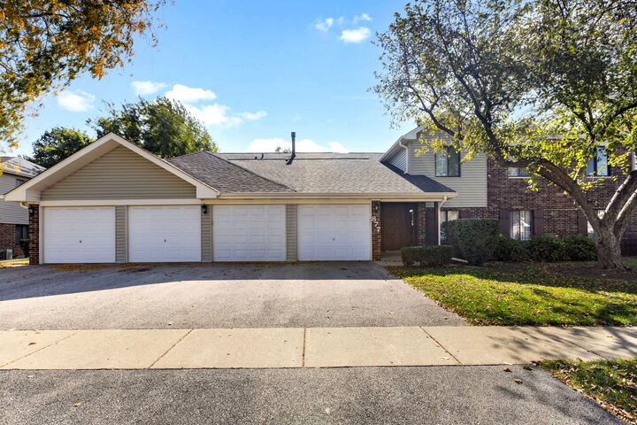 Property Photo: 877 Cross Creek Drive A1 IL 60172