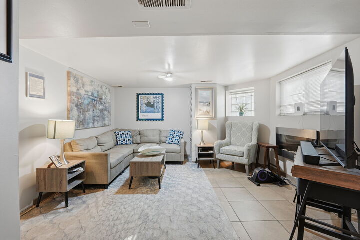 Property Photo: 1717 S 7th Avenue IL 60153