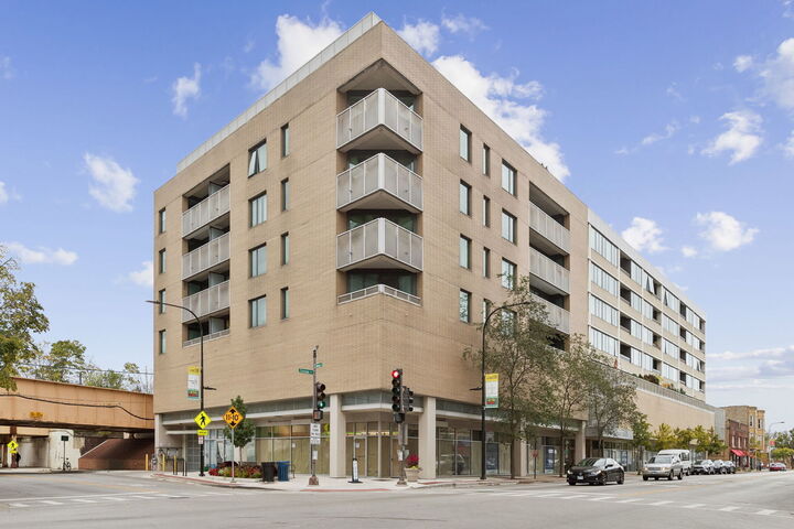 Property Photo:  900 Chicago Avenue 616  IL 60202 