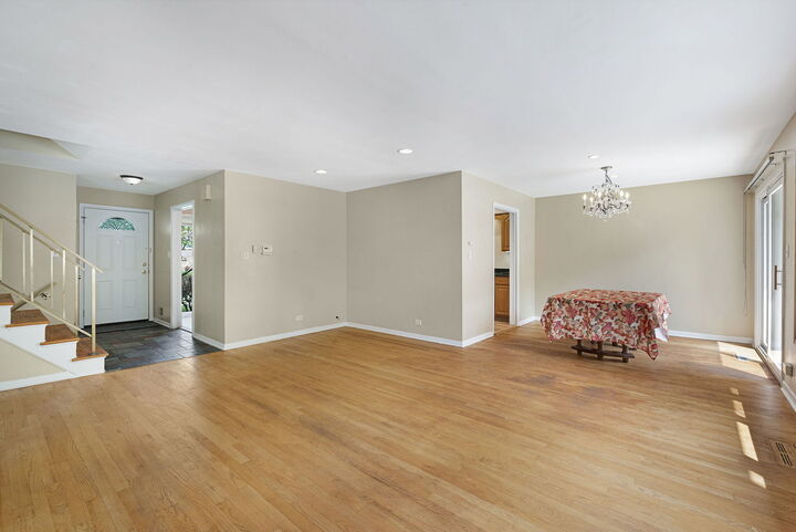 Property Photo: 146 Millbrook Lane IL 60091