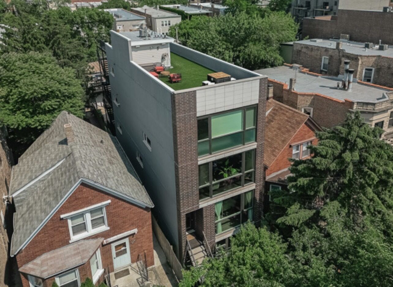Property Photo: 827 N Rockwell Street 1 IL 60622
