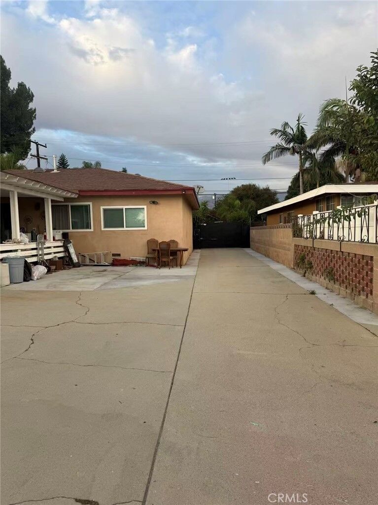 Property Photo:  219 W Elm Street  CA 91762 