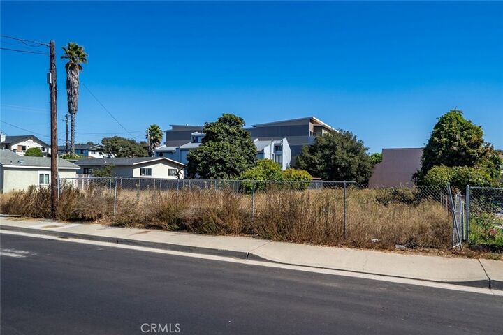 Property Photo:  152 N 11th  CA 93433 