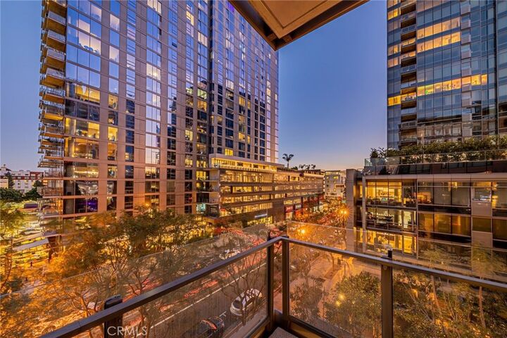 Property Photo:  1111 S Grand Avenue 518  CA 90015 