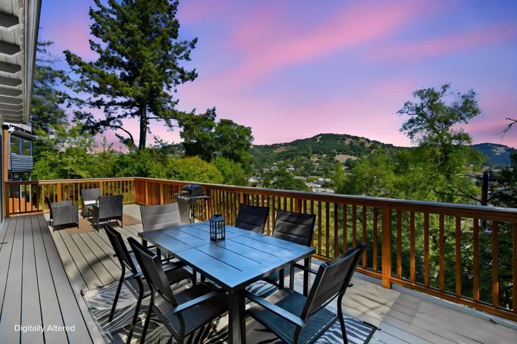 Property Photo:  38 Miraflores Avenue  CA 94901 
