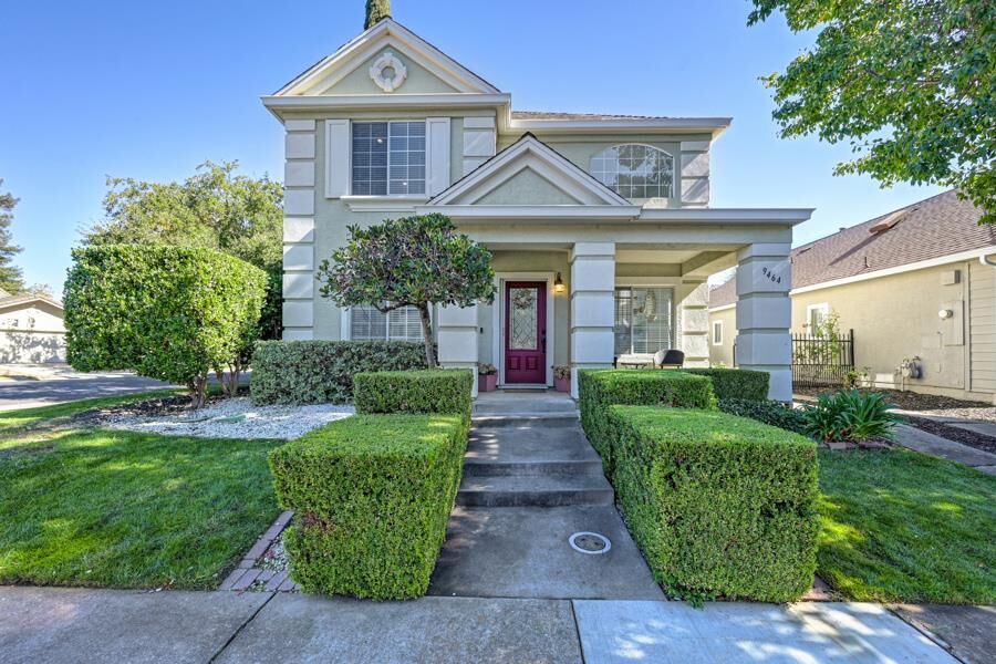 Property Photo: 9464 Cedarview Way CA 95758