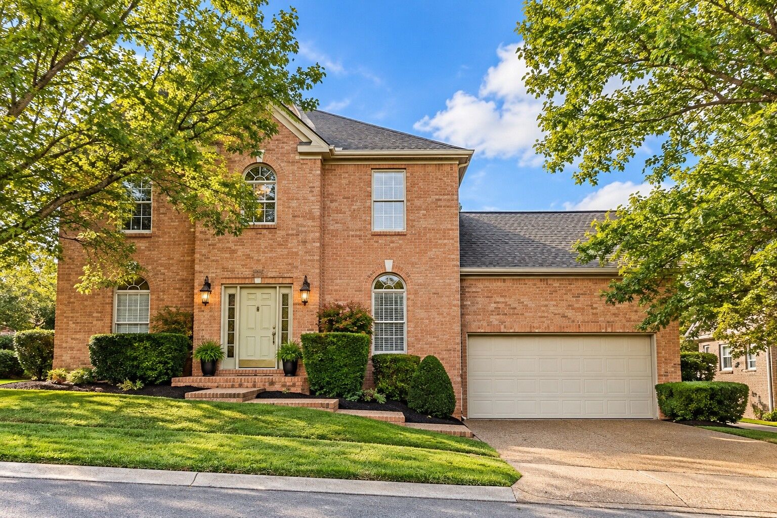 Property Photo:  143 Middleboro Cir  TN 37064 