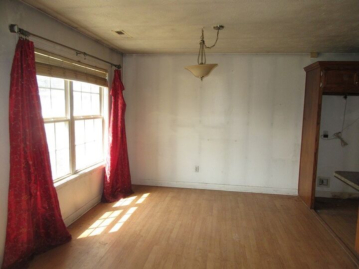 Property Photo:  501 Creekwood Ct  KY 42101 