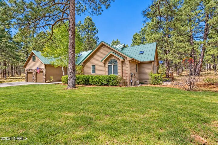 Property Photo:  3005 S Surrey Lane  AZ 86005 