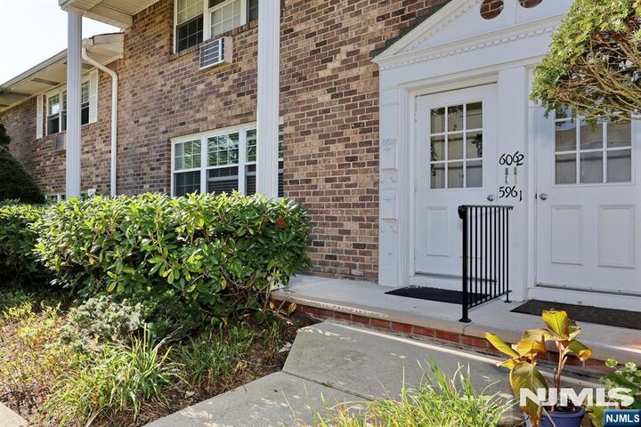 Property Photo:  66 N Franklin Turnpike 59  NJ 07446 