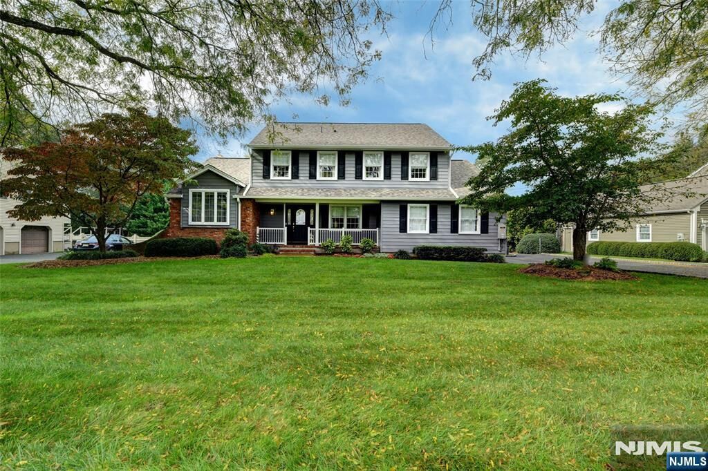 Property Photo:  31 West End Avenue  NJ 07444 