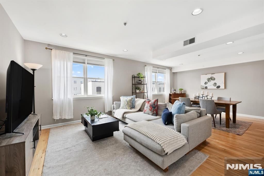 Property Photo:  225 Clinton Street 4  NJ 07030 