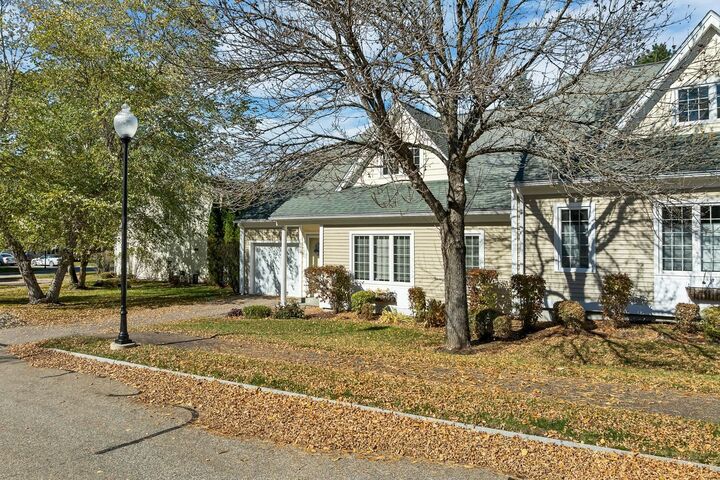 Property Photo:  5 Emily Circle  NH 03253 