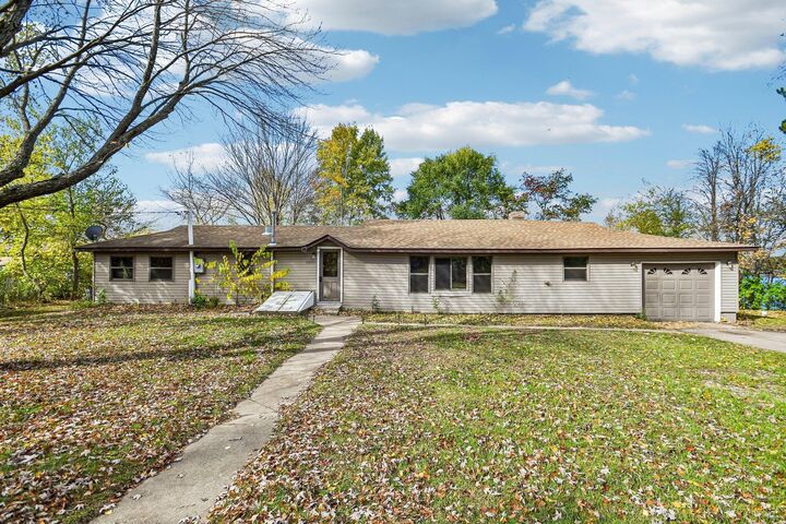 Property Photo:  31552 London Drive NE  MN 55008 