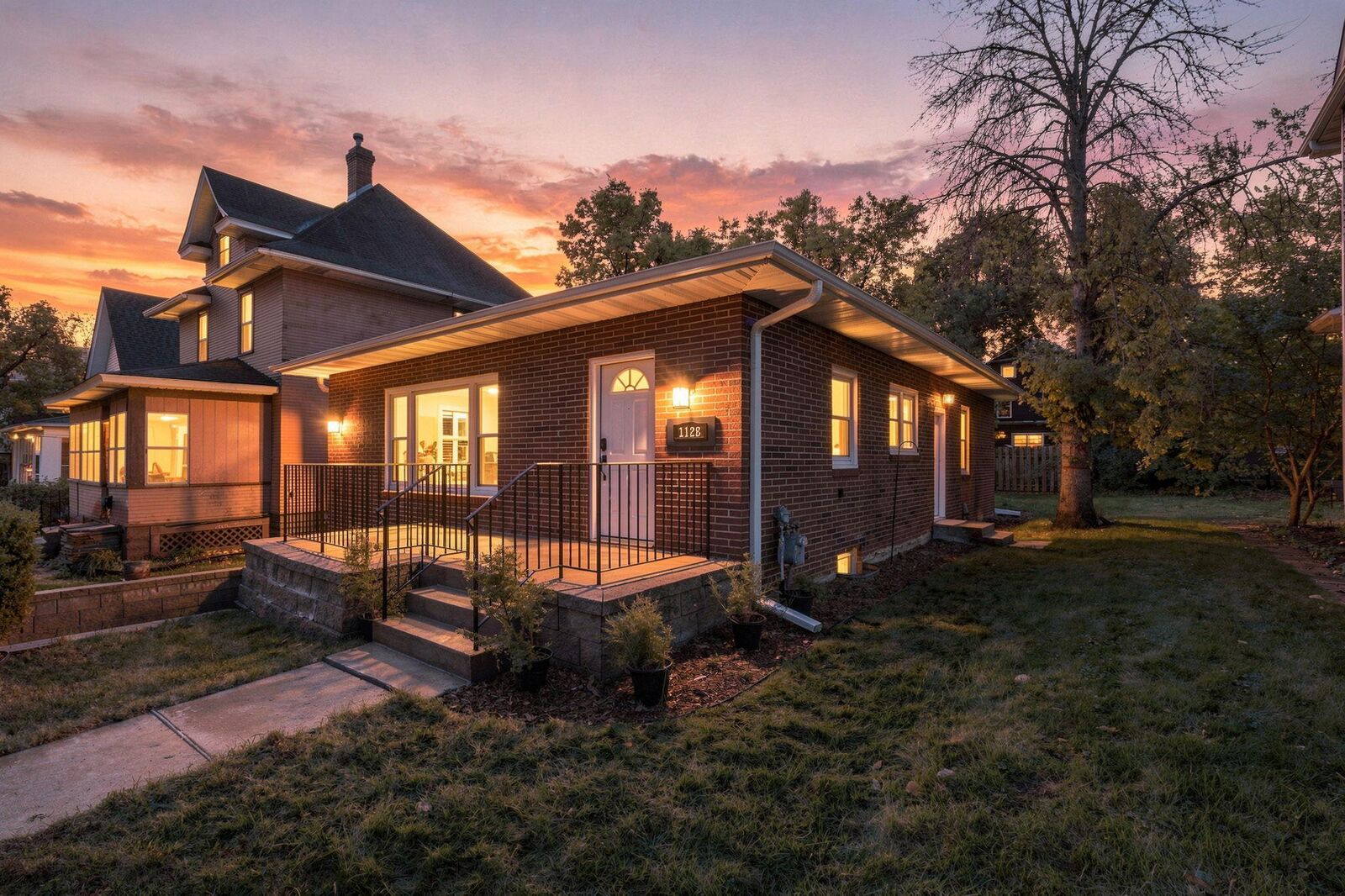 Property Photo:  1128 Selby Avenue  MN 55104 