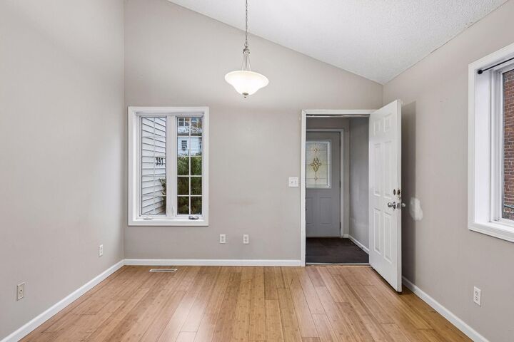 Property Photo:  297 Morton Street E  MN 55107 