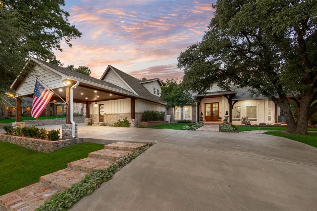 Property Photo: 2108 Augusta TX 75072