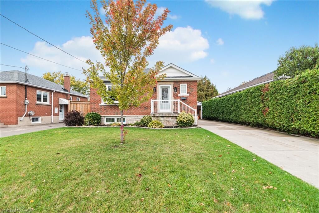 Property Photo:  43 Alderney Avenue  ON L9A 2A6 