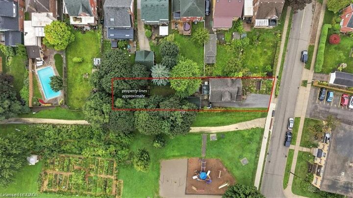 Property Photo:  233 Mansion Street  ON N2H 2K5 