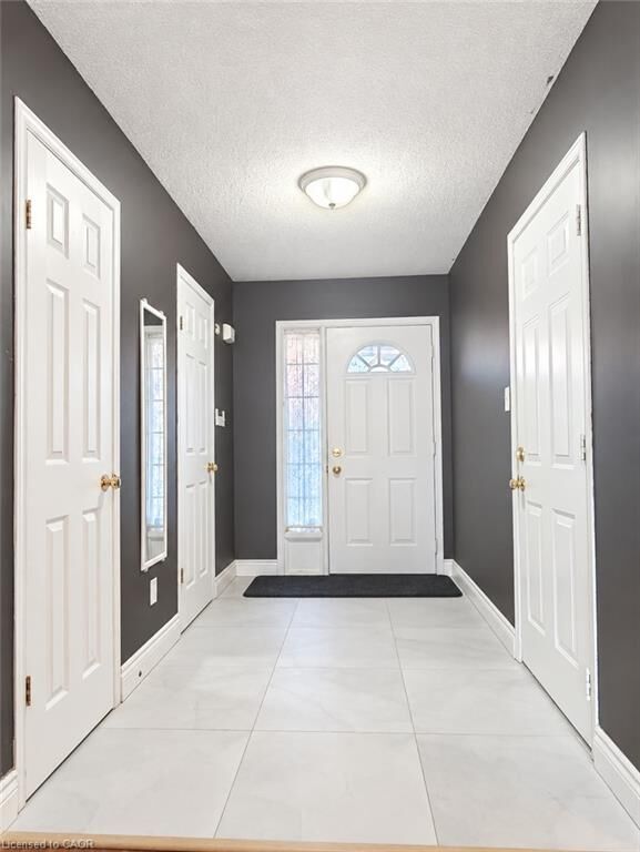 Property Photo:  52 Isabella Street  ON N2E 4J7 