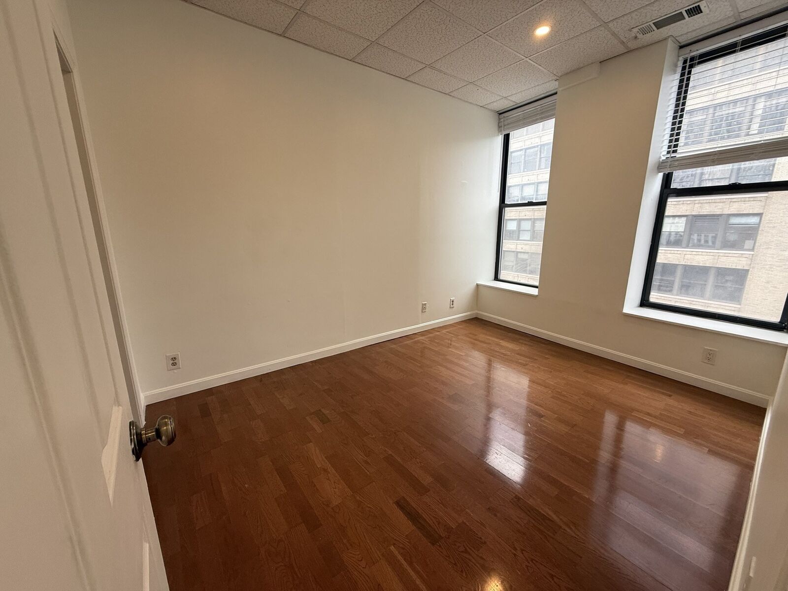 Property Photo: 72 Kneeland 702 MA 02111