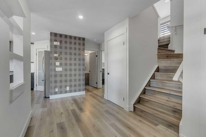 Property Photo:  282 Saddlefield Place NE  AB T3J 4Z3 