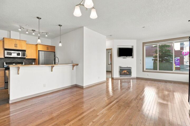 Property Photo:  910 18 Avenue SW 107  AB T2T 0H1 