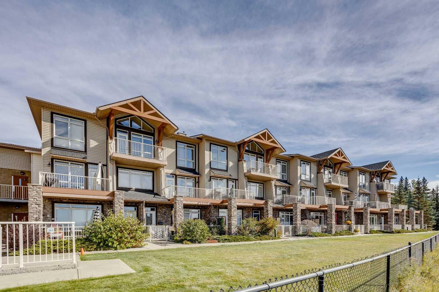 Property Photo:  181 Rockyledge View NW 17  AB T3G 6B1 