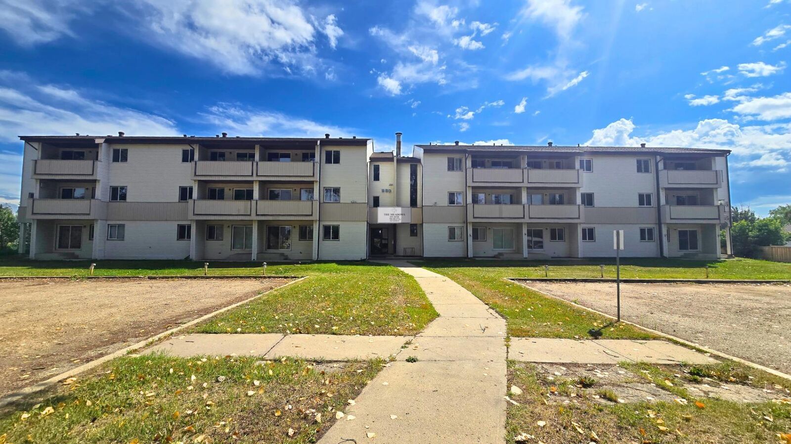 Property Photo:  5117 44 Street 302  AB T0G 1E0 