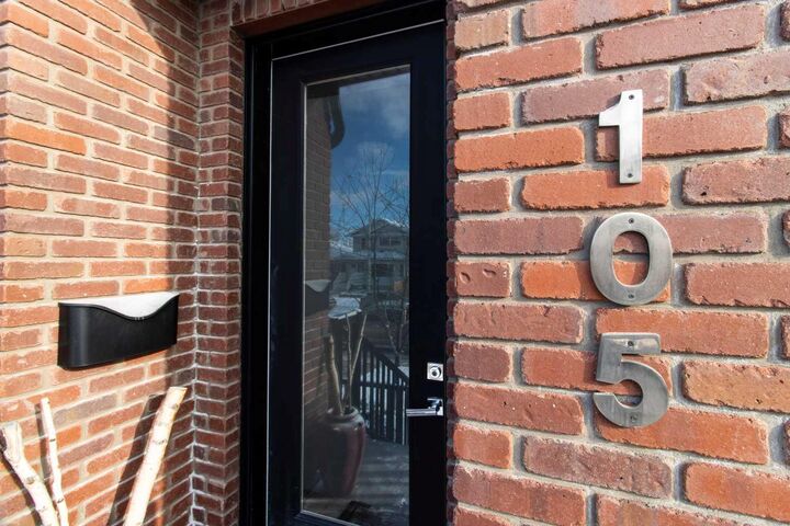 Property Photo:  2214 30 Street SW 105  AB T3E 2L8 