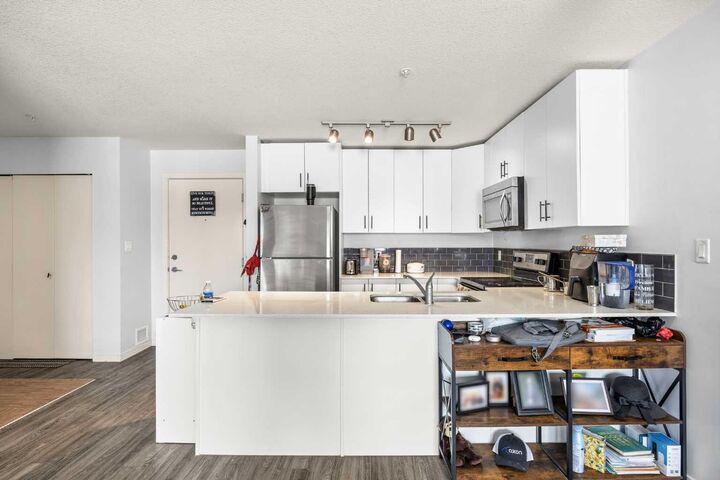 Property Photo:  181 Skyview Ranch Manor NE 2210  AB T3N 0V2 
