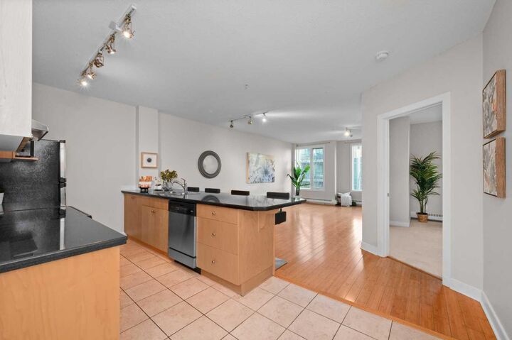 Property Photo:  328 21 Avenue SW 310  AB T2S 0G8 