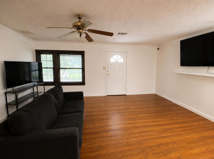 Property Photo:  600 Anacoco St  LA 71446 