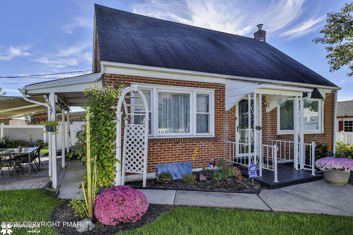 Property Photo:  1134 E Cedar Street  PA 18109 