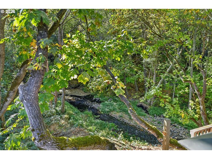 Property Photo: 585 Carroll Rd OR 97040