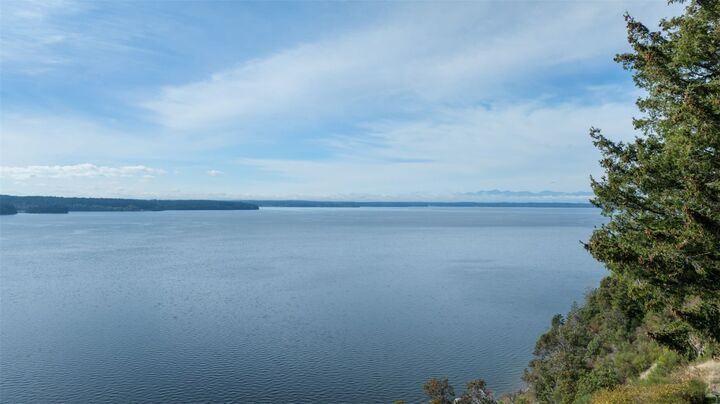 Property Photo: 1030 Paiute Trail WA 98333