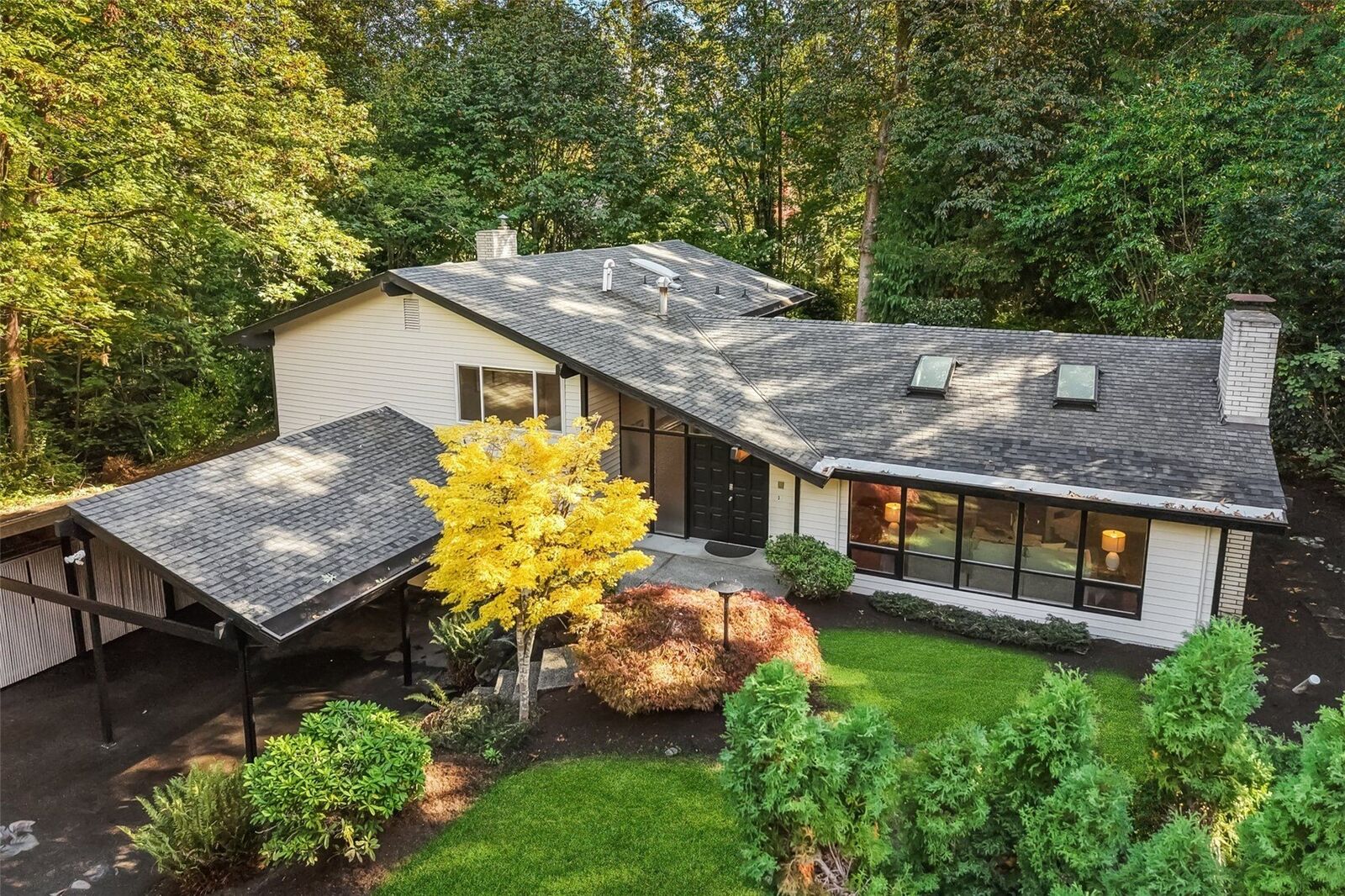 Property Photo: 14469 NE 12th Place WA 98007