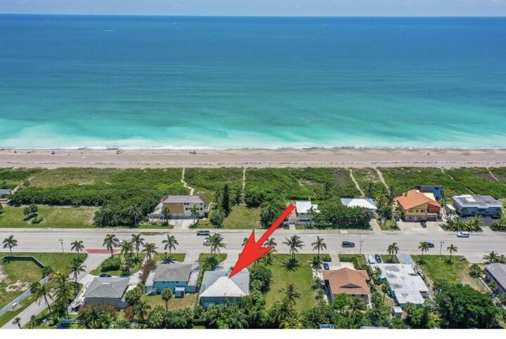Property Photo:  1107 S Ocean Drive  FL 34949 