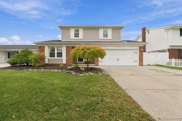 Property Photo: 4945 Hillcrest Road MI 48183